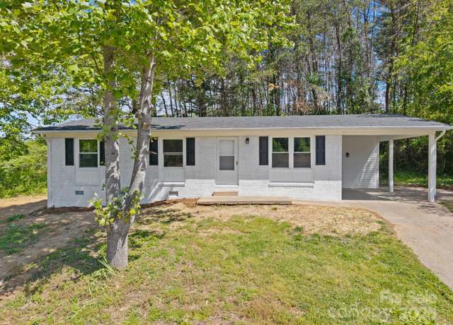 Property at 1106 Browning View Rd, Morganton, NC 28655, 3 beds, 1 bath