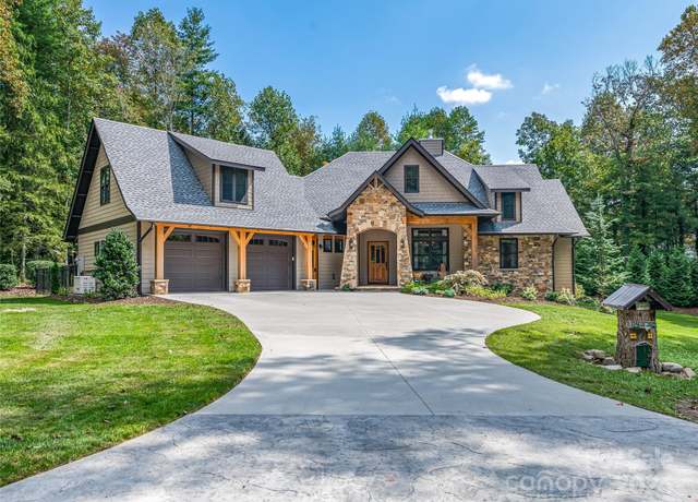 Property at 118 Camellia Way, Hendersonville, NC 28739, 3 beds, 3.5 baths