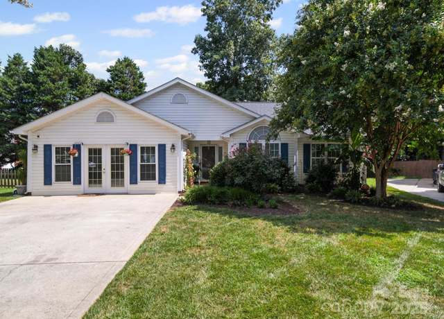 Property at 4135 Medford Dr NW, Concord, NC 28027, 4 beds, 2 baths