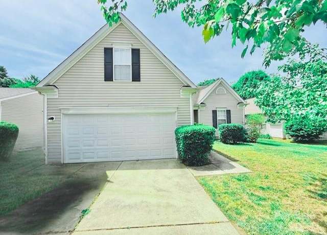 Property at 9109 Foggy Meadow Rd, Charlotte, NC 28269, 3 beds, 2 baths
