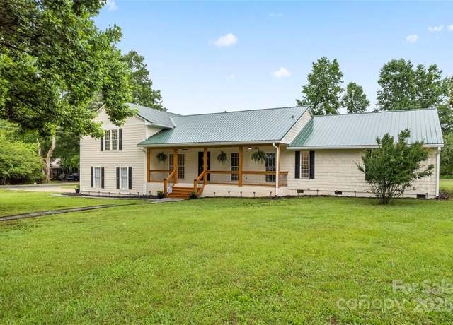 Property at 105 Pelican Ct, Mooresville, NC 28117, 3 beds, 3 baths