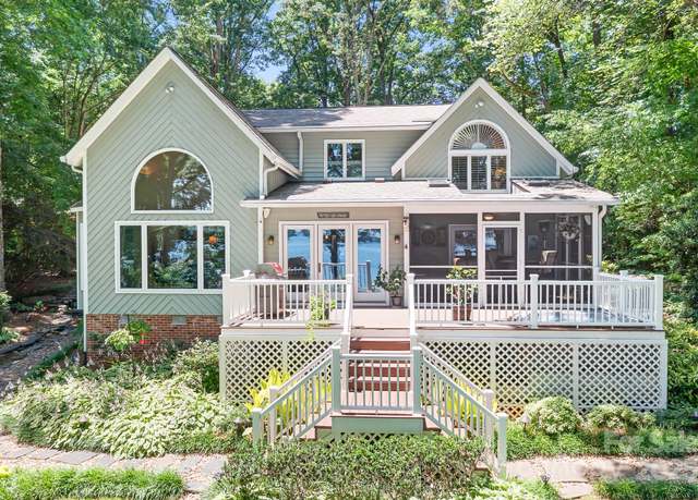 Property at 2704 Apache Trl, Denver, NC 28037, 3 beds, 2 baths