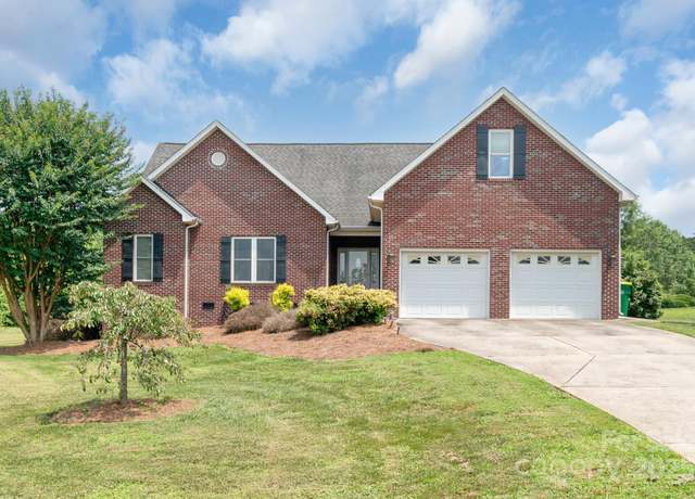 Property at 773 Hathcock Glen Dr, Oakboro, NC 28129, 4 beds, 2.5 baths