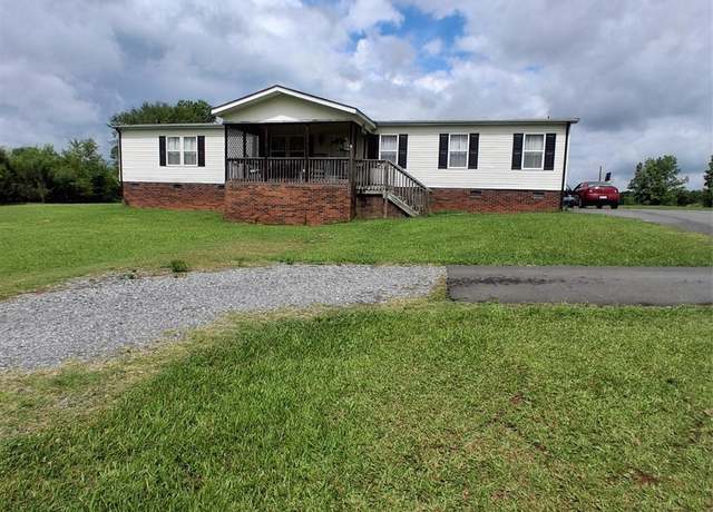 Property at 315 S Grandview Rd, Clover, SC 29710, 3 beds, 2 baths