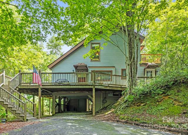 Property at 571 Tsisqua Cir, Brevard, NC 28712, 3 beds, 2 baths