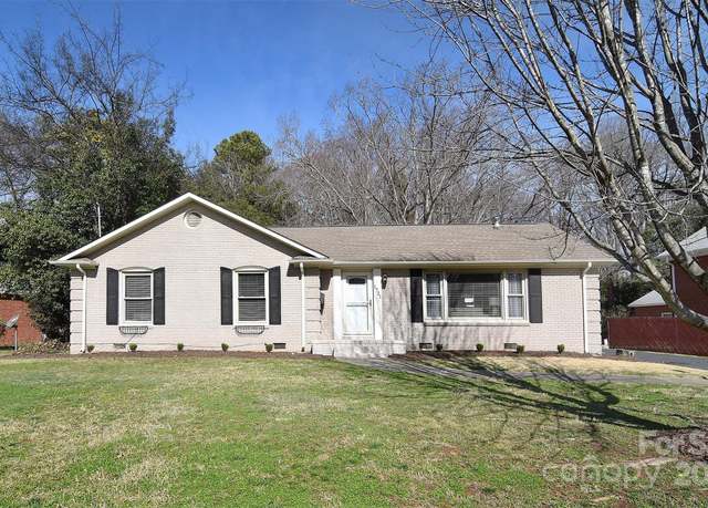 Property at 1721 Edgewater Dr, Charlotte, NC 28210, 3 beds, 2 baths