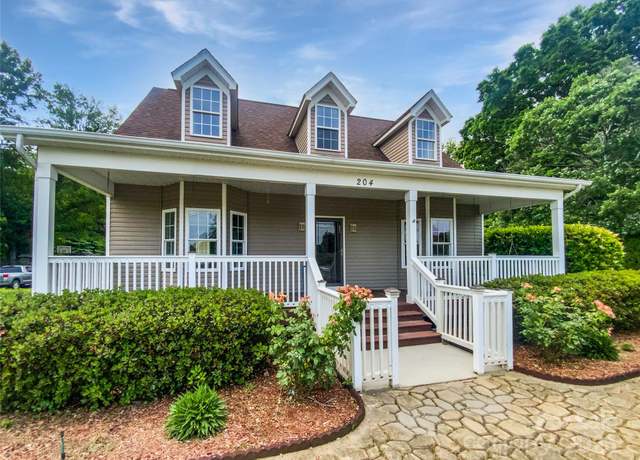Property at 204 W Boyd St, Maiden, NC 28650, 3 beds, 2.5 baths
