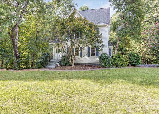 Property at 900 Raleigh Ct, Gastonia, NC 28054, 3 beds, 2.5 baths