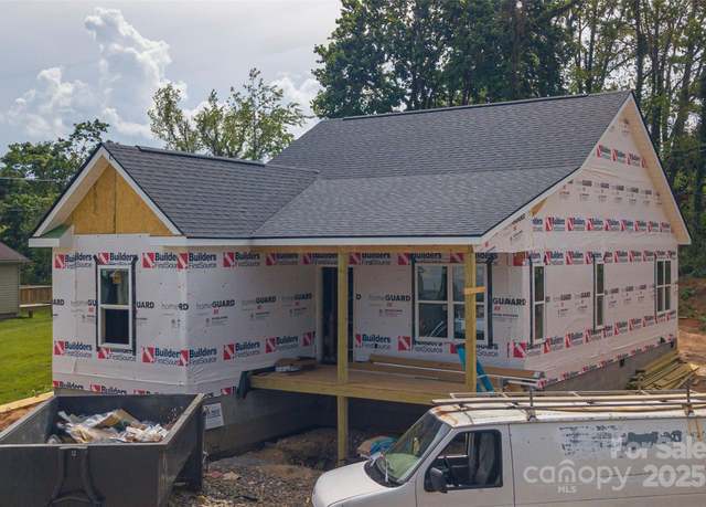 Property at 31 White Ave, Asheville, NC 28803, 3 beds, 2 baths