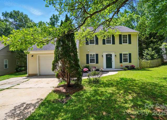 Property at 8014 Sherington Way, Charlotte, NC 28227, 3 beds, 2.5 baths