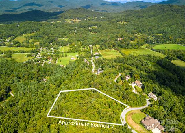 Property at 117 Sovereign Ln, Fairview, NC 28730