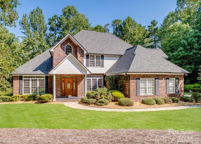 Property at 2817 Allendale Ct, Concord, NC 28025, 3 beds, 3.5 baths