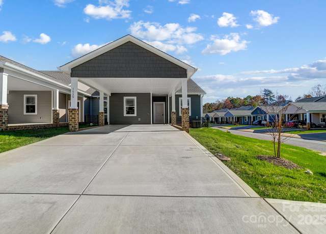 Property at 1529 28th Street Pl SE, Hickory, NC 28602, 3 beds, 2 baths