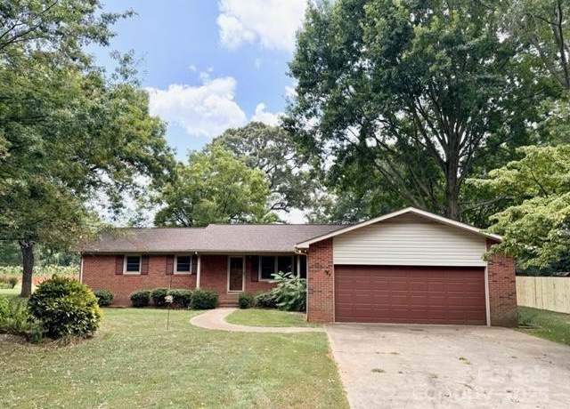 Property at 127 Edgeway Rd, Mooresville, NC 28117, 4 beds, 2 baths