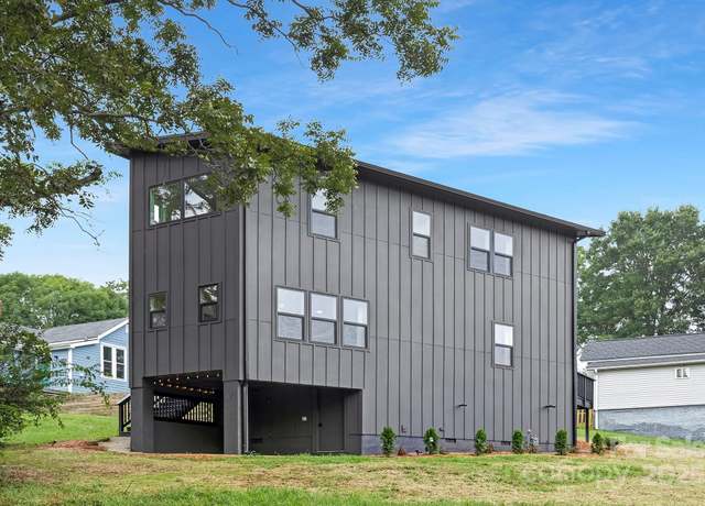 Property at 105 Riverside Dr, Cramerton, NC 28032, 3 beds, 2 baths