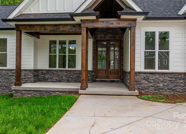Property at 3732 Whitney Dr NE, Hickory, NC 28601, 4 beds, 3.5 baths