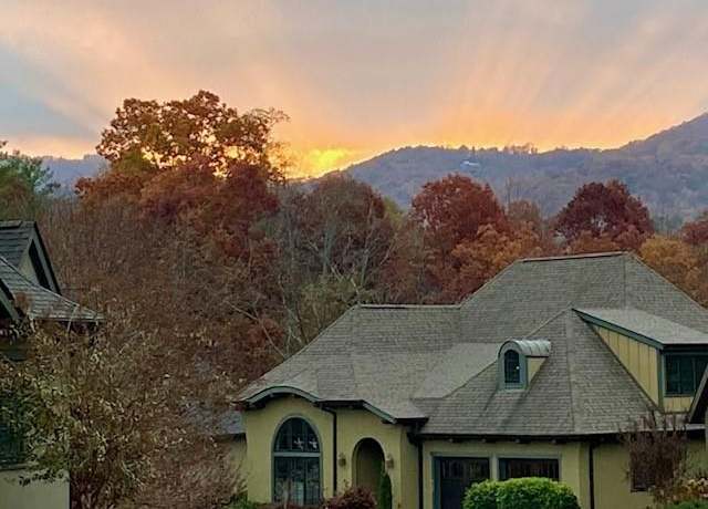 Property at 63 Chantilly Dr, Asheville, NC 28804, 3 beds, 3.5 baths