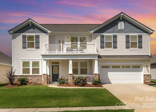 Property at 7414 Meridale Forest Dr, Charlotte, NC 28269, 4 beds, 2.5 baths