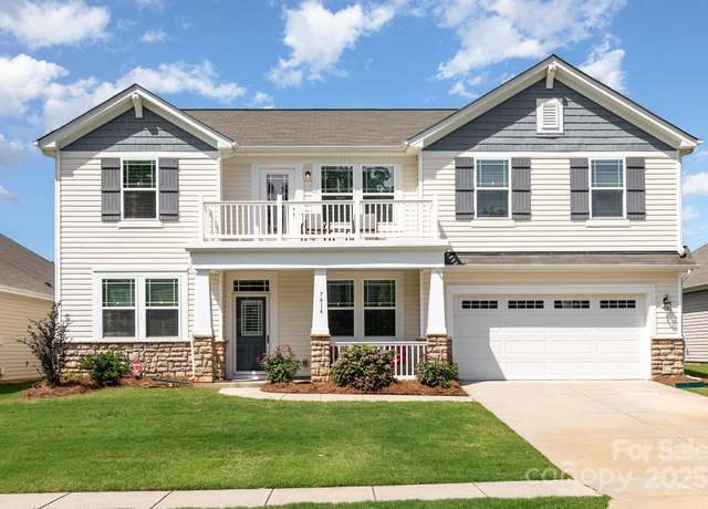 Property at 7414 Meridale Forest Dr, Charlotte, NC 28269, 4 beds, 2.5 baths