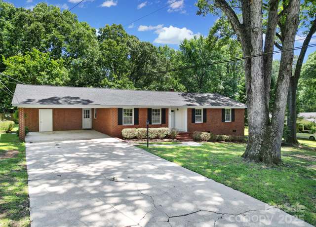 Property at 967 Hilldale Dr, Lancaster, SC 29720, 3 beds, 2 baths