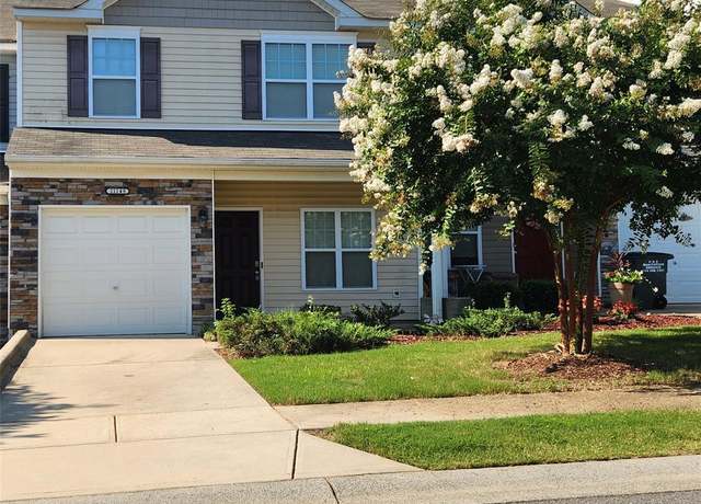 Property at 11148 Kanturk Ct, Charlotte, NC 28213, 2 beds, 2.5 baths