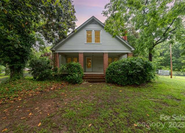 Property at 520 Eastwood Park Cir, Albemarle, NC 28001, 5 beds, 2 baths
