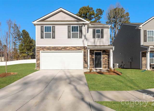 Property at 48 Lillian Ln, Hendersonville, NC 28792, 5 beds, 3 baths