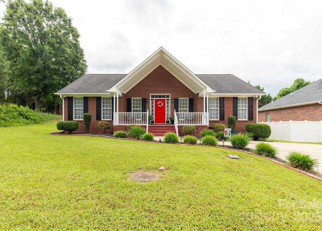 Property at 204 Victoria Cir, York, SC 29745, 3 beds, 2 baths