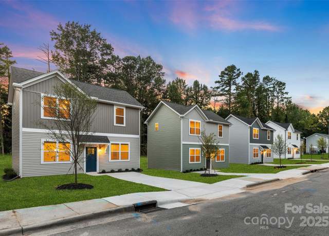 Property at 6331 Carver Blvd, Charlotte, NC 28269, 3 beds, 2.5 baths
