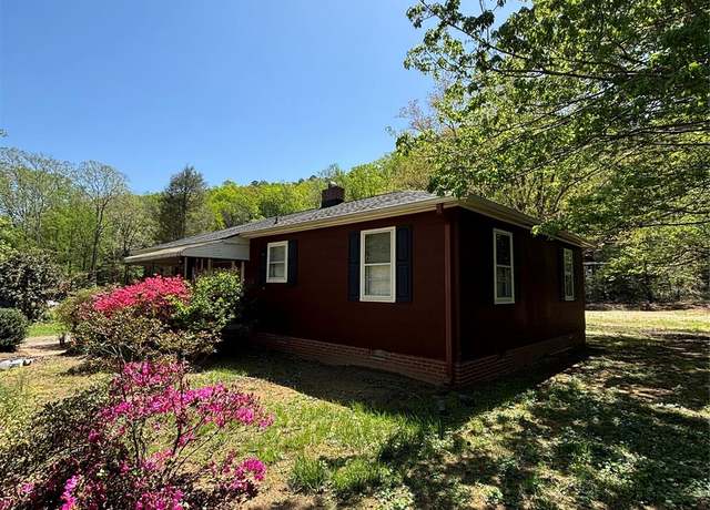 Property at 25 Wall Rd, Tryon, NC 28782, 2 beds, 1 bath