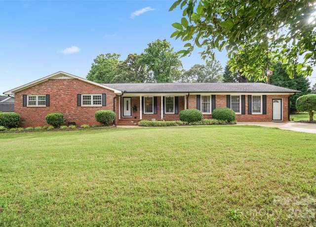 Property at 1155 Melrose Dr, Rock Hill, SC 29732, 4 beds, 2.5 baths