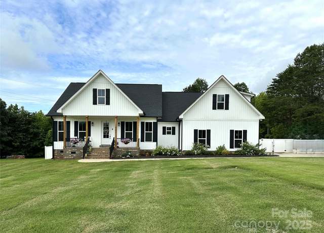 Property at 4282 Brandy Creek Ct, Clover, SC 29710, 4 beds, 3 baths