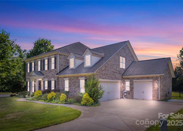Property at 1204 Vaugelas Ct, Monroe, NC 28110, 5 beds, 4.5 baths