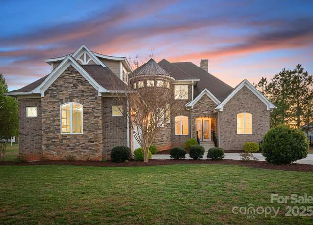 Property at 121 Dabbling Duck Cir, Mooresville, NC 28117, 4 beds, 3.5 baths