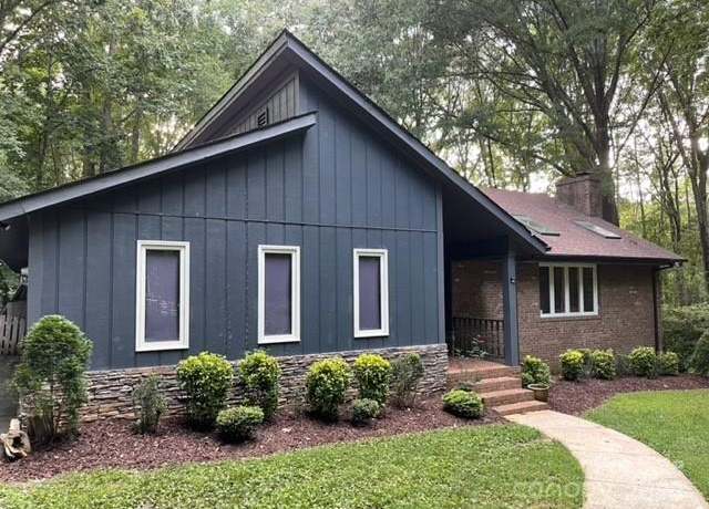 Property at 5434 Beckhaven Ln, Charlotte, NC 28216, 3 beds, 2 baths