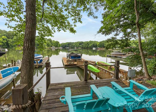 Property at 10452 Quiet Bay Ct, Charlotte, NC 28278, 5 beds, 3.5 baths