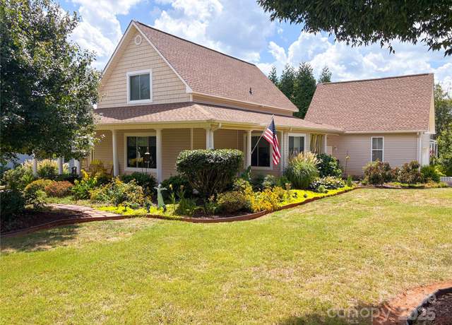 Property at 139 Valencia Ln, Statesville, NC 28625, 3 beds, 2.5 baths