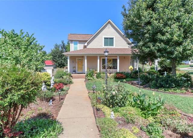 Property at 139 Valencia Ln, Statesville, NC 28625, 3 beds, 2.5 baths