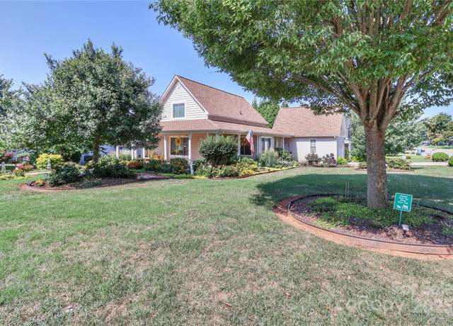 Property at 139 Valencia Ln, Statesville, NC 28625, 3 beds, 2.5 baths