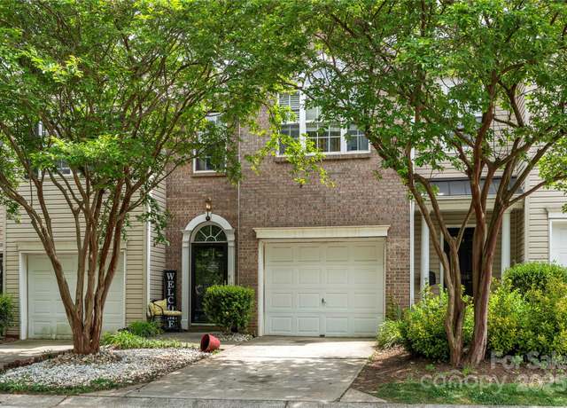 Property at 5310 Glenlea Walk Ln, Charlotte, NC 28216, 3 beds, 2.5 baths
