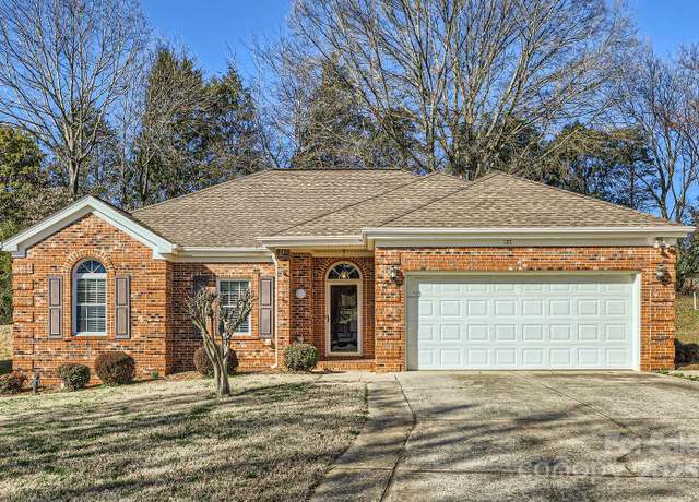 Property at 127 Lakewood Circle Dr, Mooresville, NC 28117, 3 beds, 2 baths