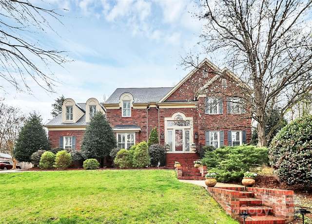 Property at 9800 Deer Brook Ln, Charlotte, NC 28210, 4 beds, 2.5 baths