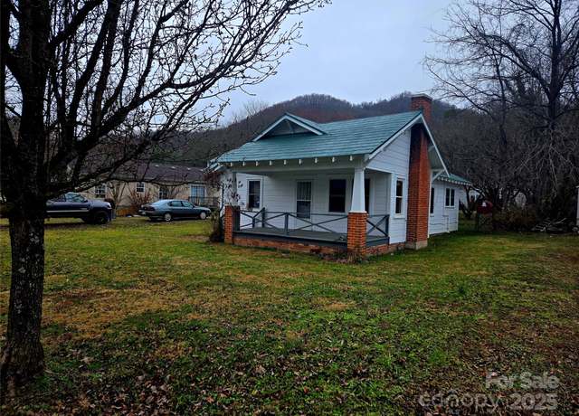 Property at 999 Chipper Curve Rd, Sylva, NC 28779, 2 beds, 1 bath