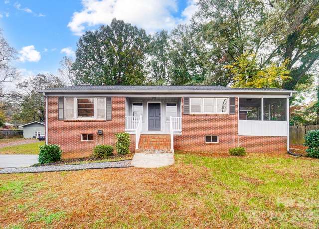 Property at 403 Little St, Lincolnton, NC 28092, 4 beds, 2.5 baths