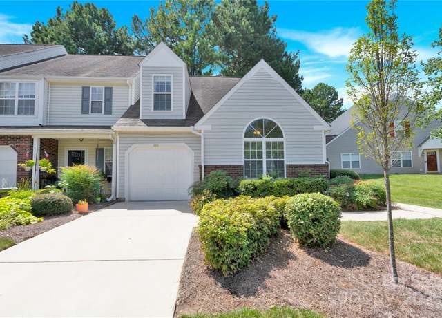 Property at 8811 Roseton Ln, Charlotte, NC 28277, 3 beds, 2 baths