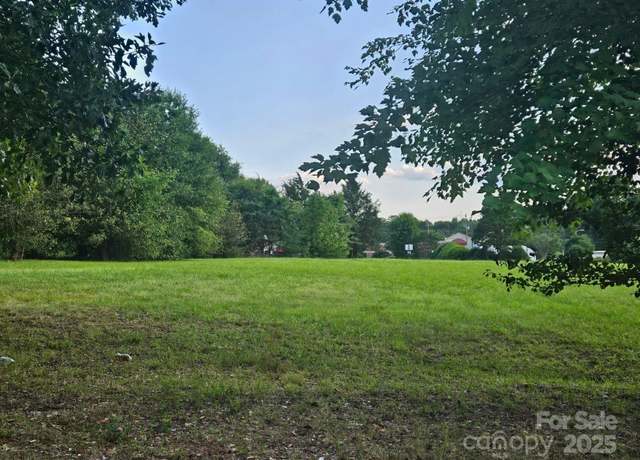 Property at 2225 Longdale Dr, Charlotte, NC 28217