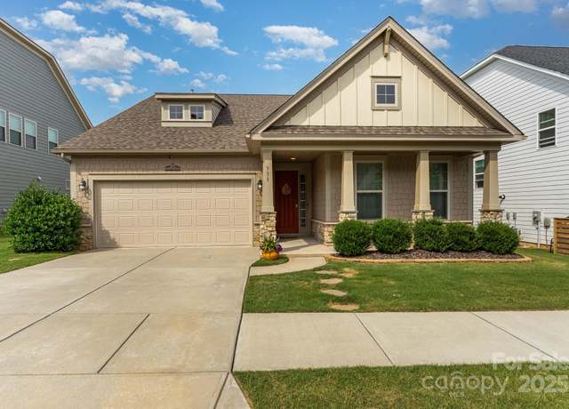 Property at 333 Dudley Dr, Fort Mill, SC 29715, 4 beds, 3 baths