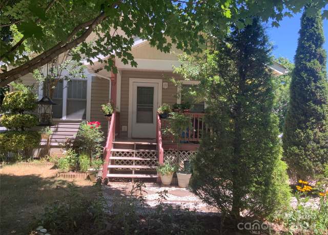 Property at 17 Buttonwood Ct, Asheville, NC 28806, 3 beds, 2 baths