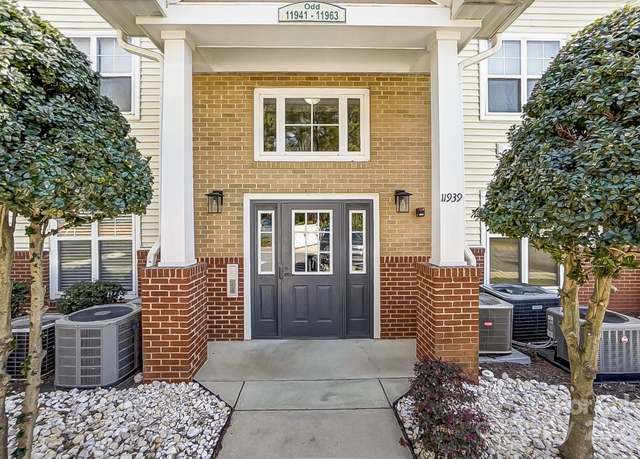 Property at 11941 Ridgeway Park Dr #11941, Charlotte, NC 28277, 2 beds, 2 baths