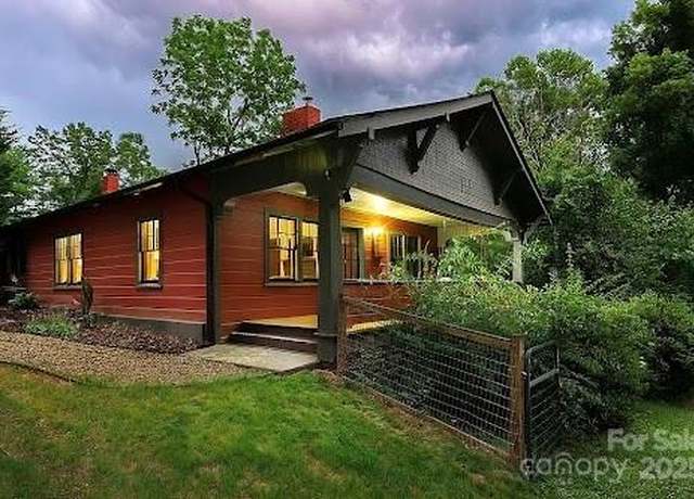 Property at 37 Eastview Cir, Asheville, NC 28806, 3 beds, 2 baths